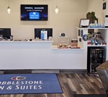 Cobblestone Inn & Suites Exterior