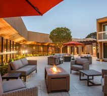 Holiday Inn Oxnard North Exterior
