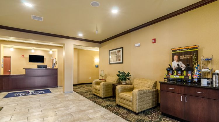 Cobblestone Hotel & Suites McCook Lobby