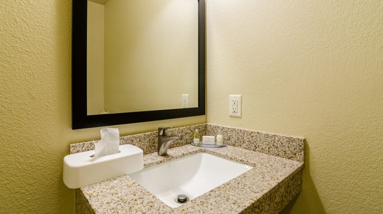 Cobblestone Hotel & Suites McCook Room