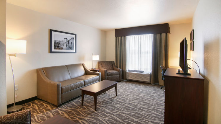 Cobblestone Inn & Suites Menomonie Suite