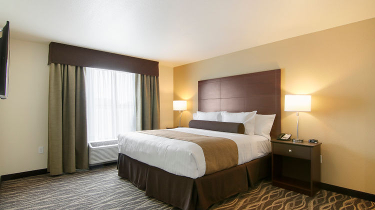 Cobblestone Inn & Suites Menomonie Suite