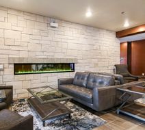 Cobblestone Inn & Suites Menomonie Lobby