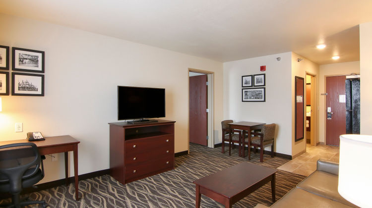 Cobblestone Inn & Suites Menomonie Suite