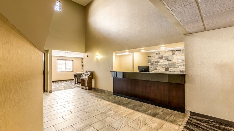 Cobblestone Inn & Suites Lobby