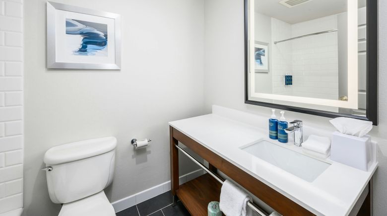 <b>Four Points Bedford Manchester Airport Room</b>. Images powered by <a href="https://www.leonardoworldwide.com/" title="Leonardo Worldwide" target="_blank">Leonardo</a>.