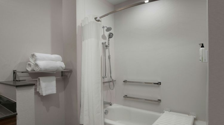 Fairfield Inn & Suites DeSoto Dallas Room