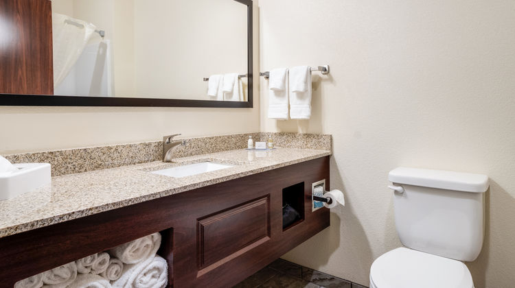 Cobblestone Hotel & Suites Room