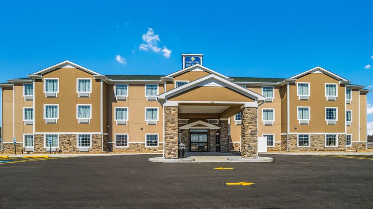 Cobblestone Hotel & Suites Exterior