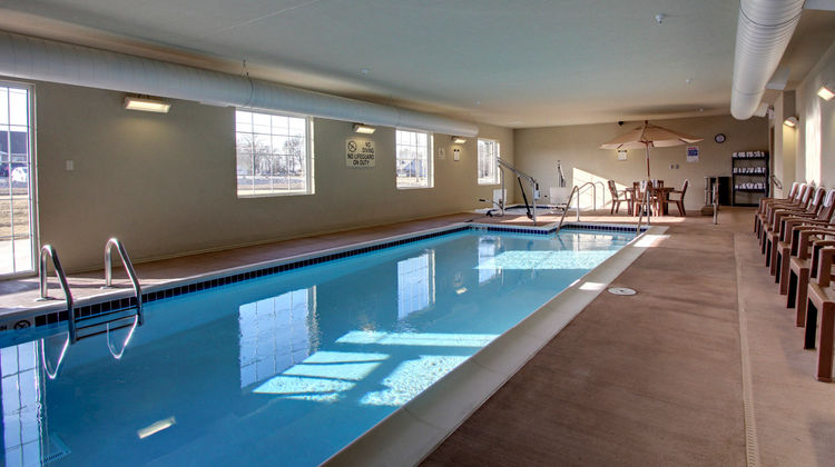 Cobblestone Hotel & Suites Newton Pool