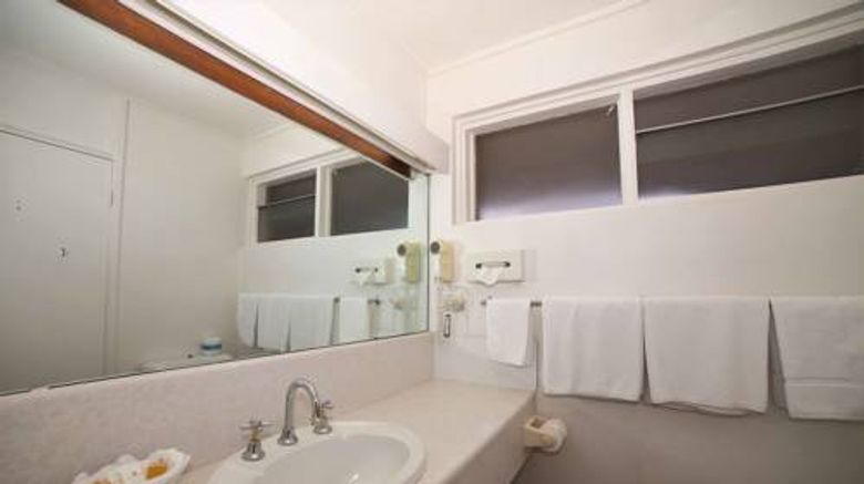 <b>Country Gardens Motel Room</b>. Images powered by <a href="https://www.leonardoworldwide.com/" title="Leonardo Worldwide" target="_blank">Leonardo</a>.