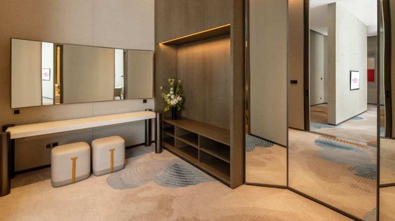 <b>Crowne Plaza Jinshui Suite</b>. Images powered by <a href="https://www.leonardoworldwide.com/" title="Leonardo Worldwide" target="_blank">Leonardo</a>.