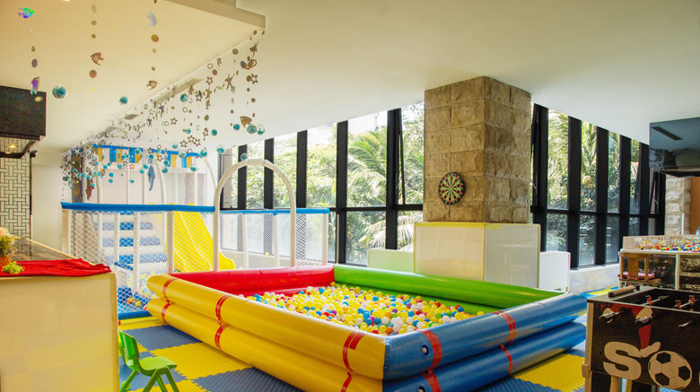 <b>Crowne Plaza Sanya City Center Recreation</b>. Images powered by <a href="https://www.leonardoworldwide.com/" title="Leonardo Worldwide" target="_blank">Leonardo</a>.