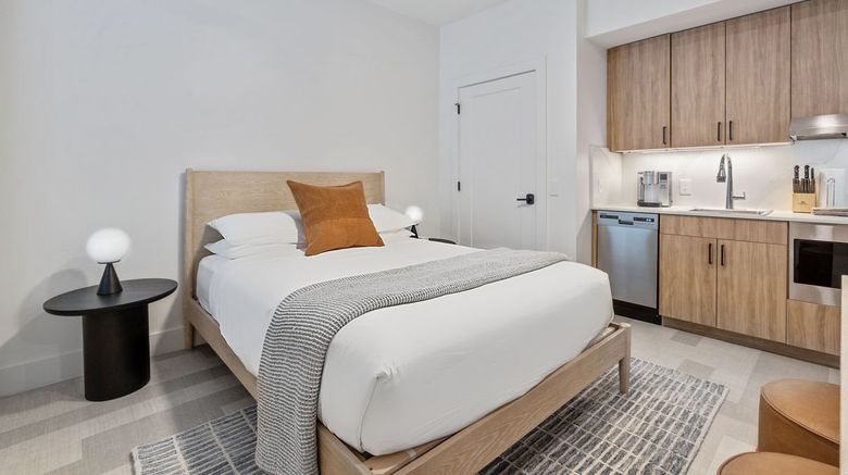 <b>The Continental, powered by Placemakr Room</b>. Images powered by <a href="https://www.leonardoworldwide.com/" title="Leonardo Worldwide" target="_blank">Leonardo</a>.