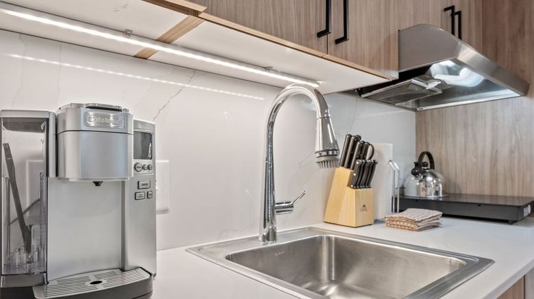 <b>The Continental, powered by Placemakr Other</b>. Images powered by <a href="https://www.leonardoworldwide.com/" title="Leonardo Worldwide" target="_blank">Leonardo</a>.