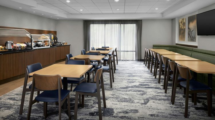 Fairfield by Marriot Winston-Salem Hanes Restaurant