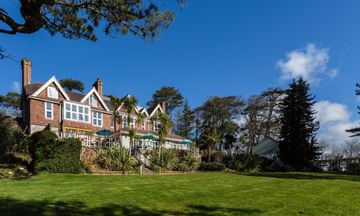 Orestone Manor Hotel & Restaurant