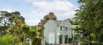 Orestone Manor Hotel & Restaurant Exterior