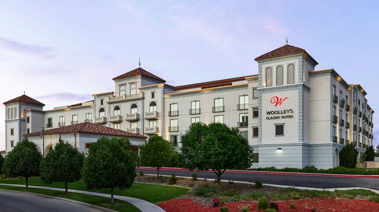 Woolley's Classic Suites Denver Airport Exterior