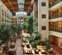 Woolley's Classic Suites Denver Airport Exterior