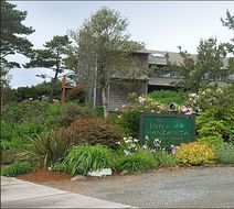Spindrift Inn Exterior