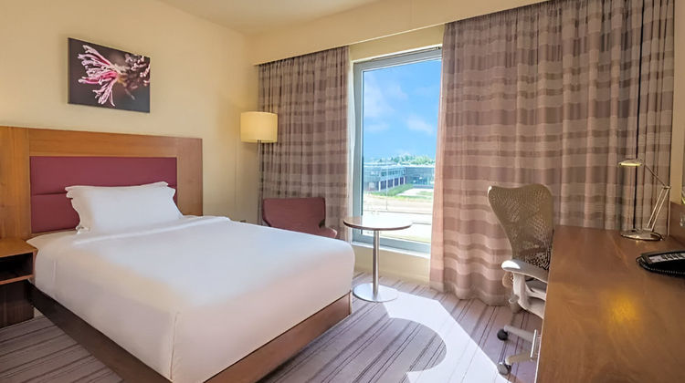 London Luton Vale Hotel Room