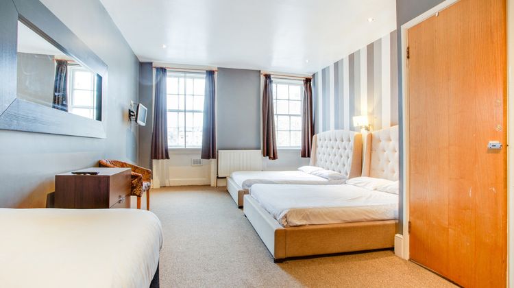 OYO Somerset Hotel Room