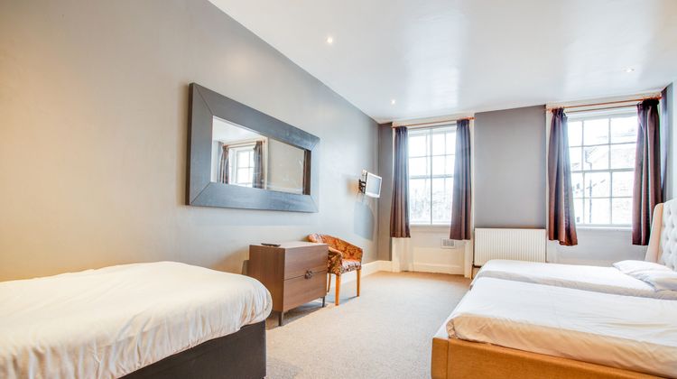 OYO Somerset Hotel Room