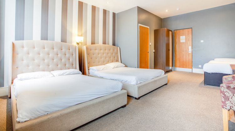 OYO Somerset Hotel Room