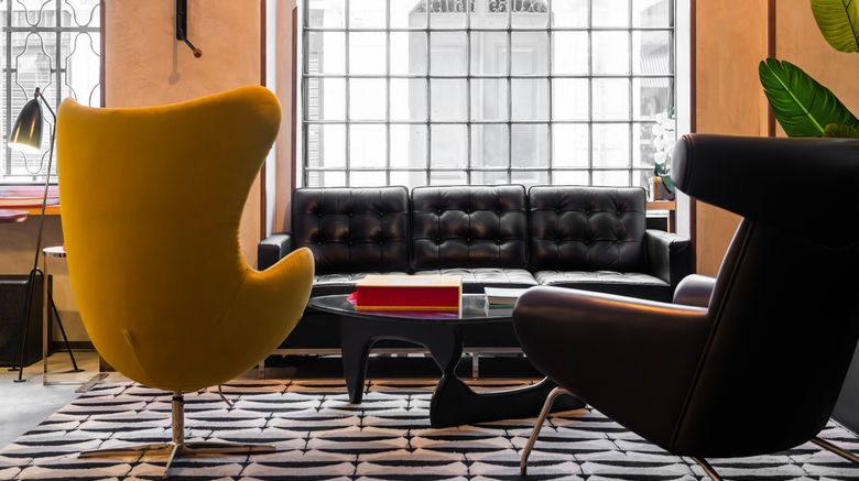 <b>Brown's Downtown Hotel Lobby</b>. Images powered by <a href="https://www.leonardoworldwide.com/" title="Leonardo Worldwide" target="_blank">Leonardo</a>.