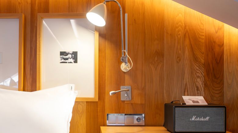 <b>Brown's Downtown Hotel Suite</b>. Images powered by <a href="https://www.leonardoworldwide.com/" title="Leonardo Worldwide" target="_blank">Leonardo</a>.