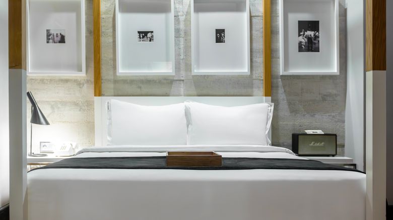 <b>Brown's Downtown Hotel Room</b>. Images powered by <a href="https://www.leonardoworldwide.com/" title="Leonardo Worldwide" target="_blank">Leonardo</a>.
