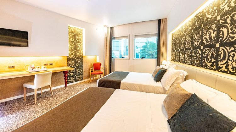 Antony Palace Hotel Room