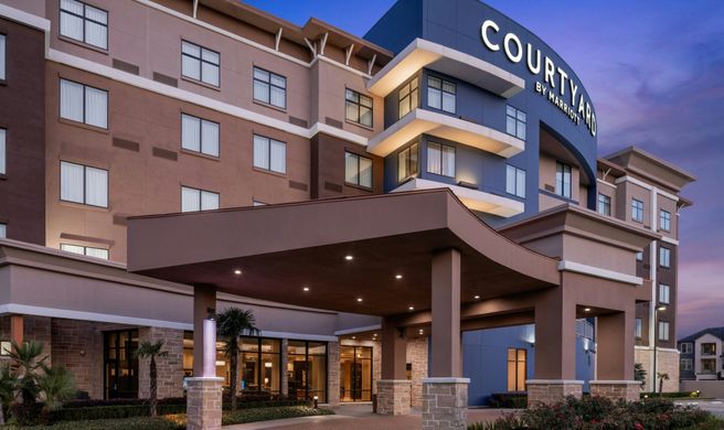 Courtyard Houston Kingwood Exterior