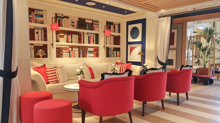 Arev St. Tropez Lobby