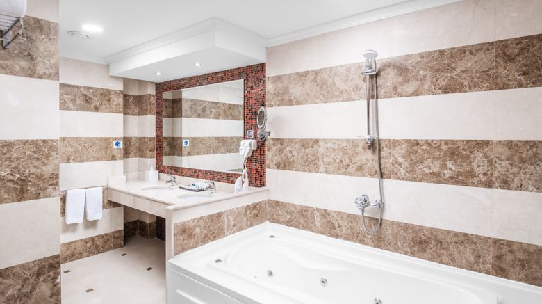 <b>Millennium Al Aqeeq Hotel Room</b>. Images powered by <a href="https://www.leonardoworldwide.com/" title="Leonardo Worldwide" target="_blank">Leonardo</a>.