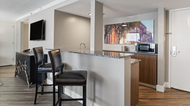 Crowne Plaza Executive Ctr Baton Rouge Suite