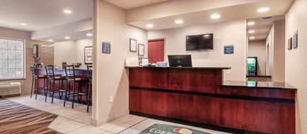 Cobblestone Inn & Suites Exterior