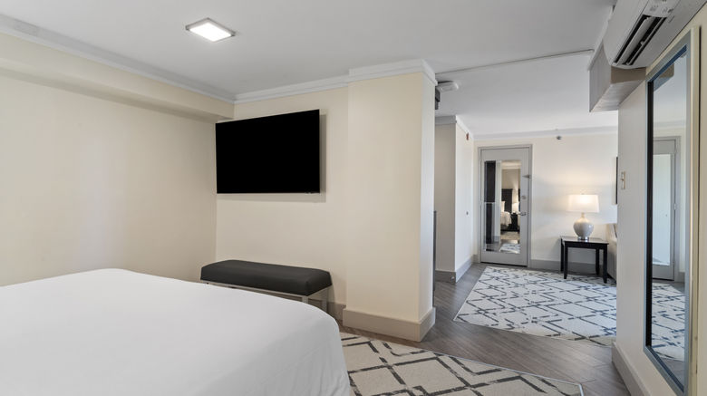 <b>Crowne Plaza Executive Ctr Baton Rouge Suite</b>. Images powered by <a href="https://www.leonardoworldwide.com/" title="Leonardo Worldwide" target="_blank">Leonardo</a>.