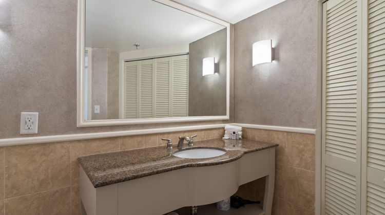 Crowne Plaza Executive Ctr Baton Rouge Suite