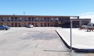 OYO Hotel Kings at Clovis