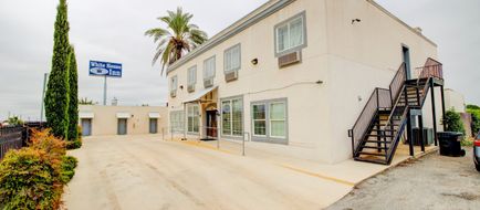 Hotel O Dilley Main St TX Exterior