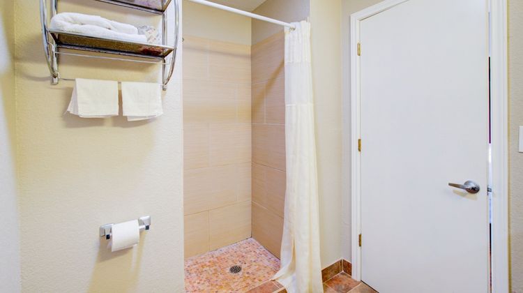 Hotel O Dilley Main St TX Room