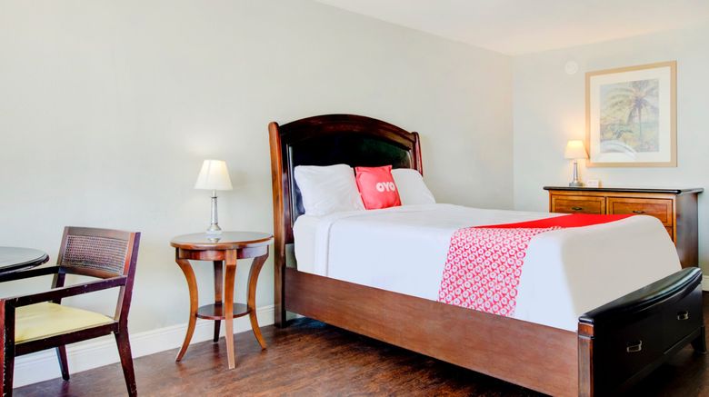<b>OYO Hotel Dundee By Crystal Lake Room</b>. Images powered by <a href="https://www.leonardoworldwide.com/" title="Leonardo Worldwide" target="_blank">Leonardo</a>.