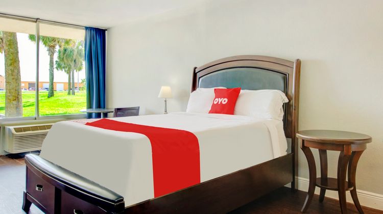 OYO Hotel Dundee By Crystal Lake Room