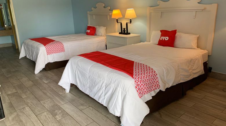 <b>OYO Hotel Dundee By Crystal Lake Room</b>. Images powered by <a href="https://www.leonardoworldwide.com/" title="Leonardo Worldwide" target="_blank">Leonardo</a>.