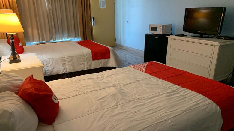 <b>OYO Hotel Dundee By Crystal Lake Room</b>. Images powered by <a href="https://www.leonardoworldwide.com/" title="Leonardo Worldwide" target="_blank">Leonardo</a>.