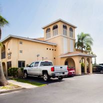 OYO Waterfront Hotel- Cape Coral/Fort My