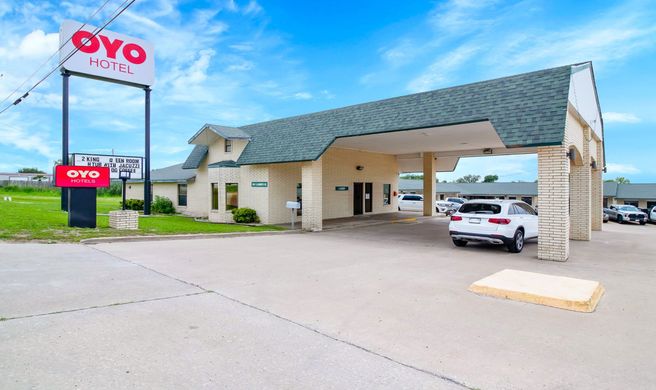 OYO Hotel Three Rivers TX Hwy 72 Exterior