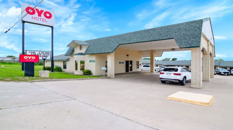 OYO Hotel Three Rivers TX Hwy 72 Exterior
